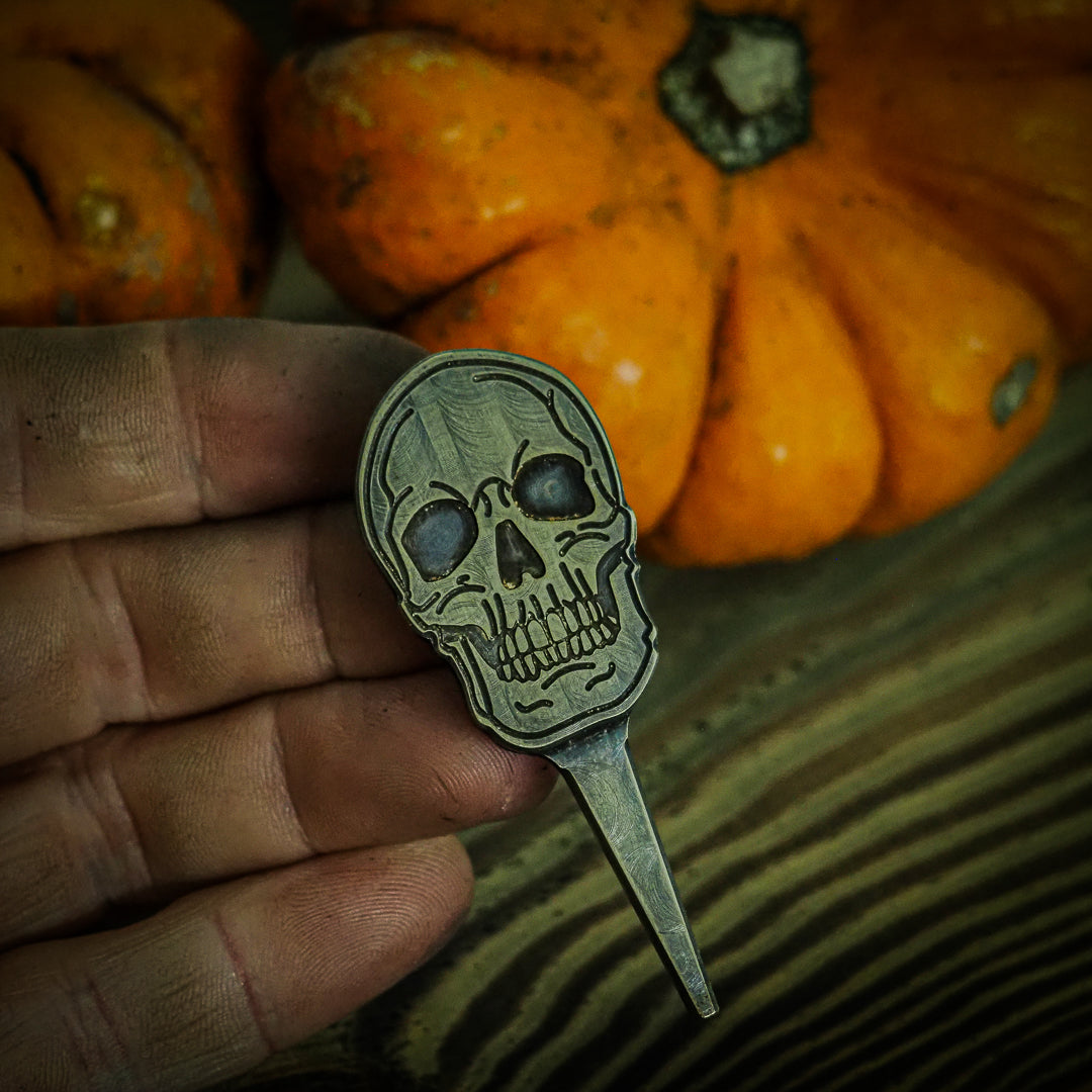 The antiqued Skull - SINK GOLF| UK MILLED PUTTERS