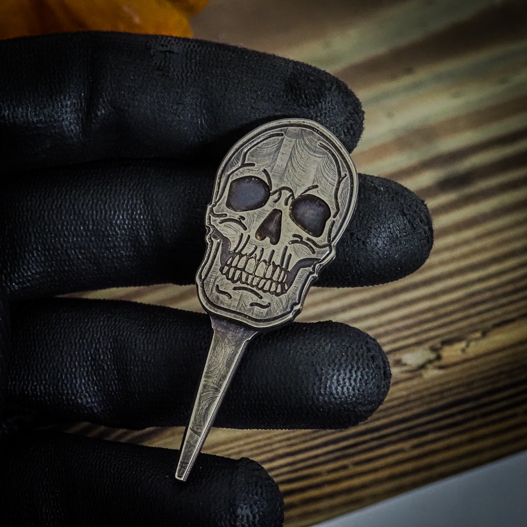 The antiqued Skull - SINK GOLF| UK MILLED PUTTERS