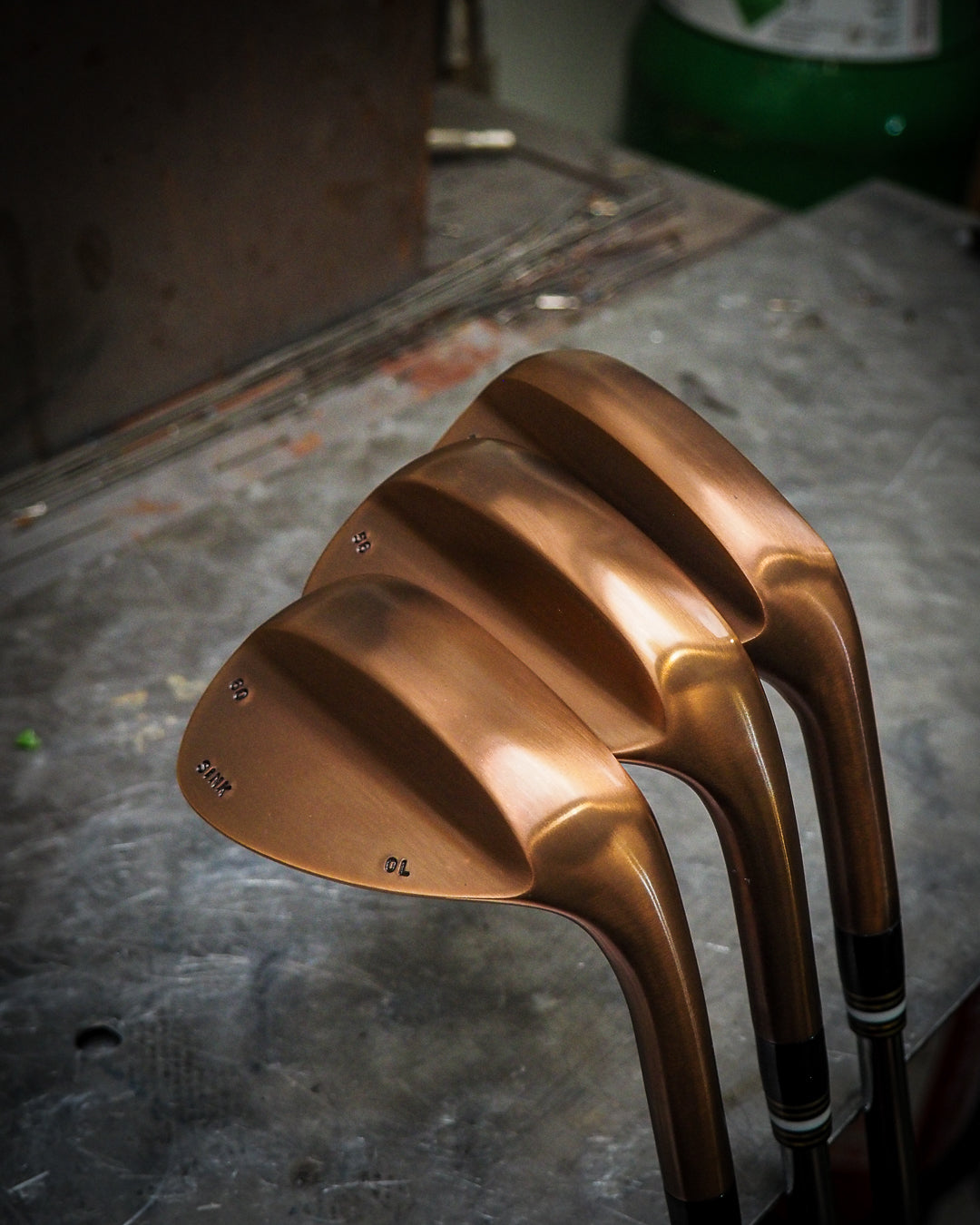 Brushed bronze wedge release - SINK GOLF